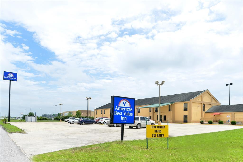 Executive Inn & Suites Breaux Bridge, La Bagian luar foto